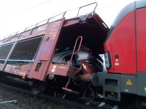 Srážka nákladních vlaků v Tlumačově. Foto: Drážní inspekce