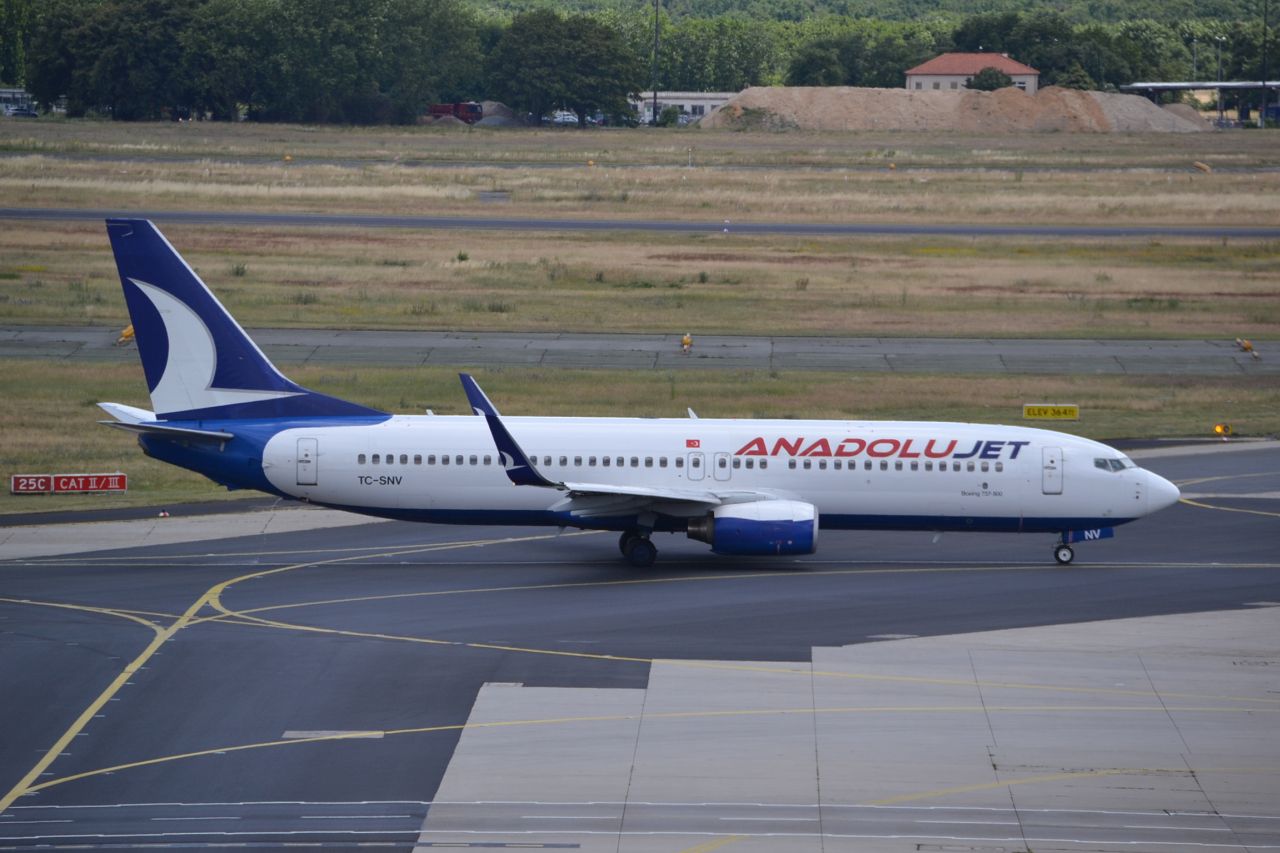 Boeing 737-800 v barvách AnadoluJet. Foto: Alec Wilson / Flickr.com