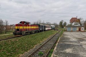 Mimořádný vlak Javorník ve Slezsku - Hevlín. Pramen: Gepard Express/Albert Fikáček
