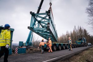 Návoz konstrukce pro Vilémovský viadukt. Foto: Chládek a Tintěra
