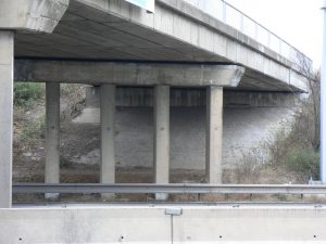 Most Bystrá přes D10. Stav v roce 2018. Foto: HOP - Hnutí Občanů Počernic s podporou Pirátů