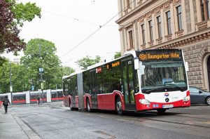 Kloubový autobus Mercedes-Benz Citaro ve Vídni. Foto: Helmer Manfred / Wiener Linien