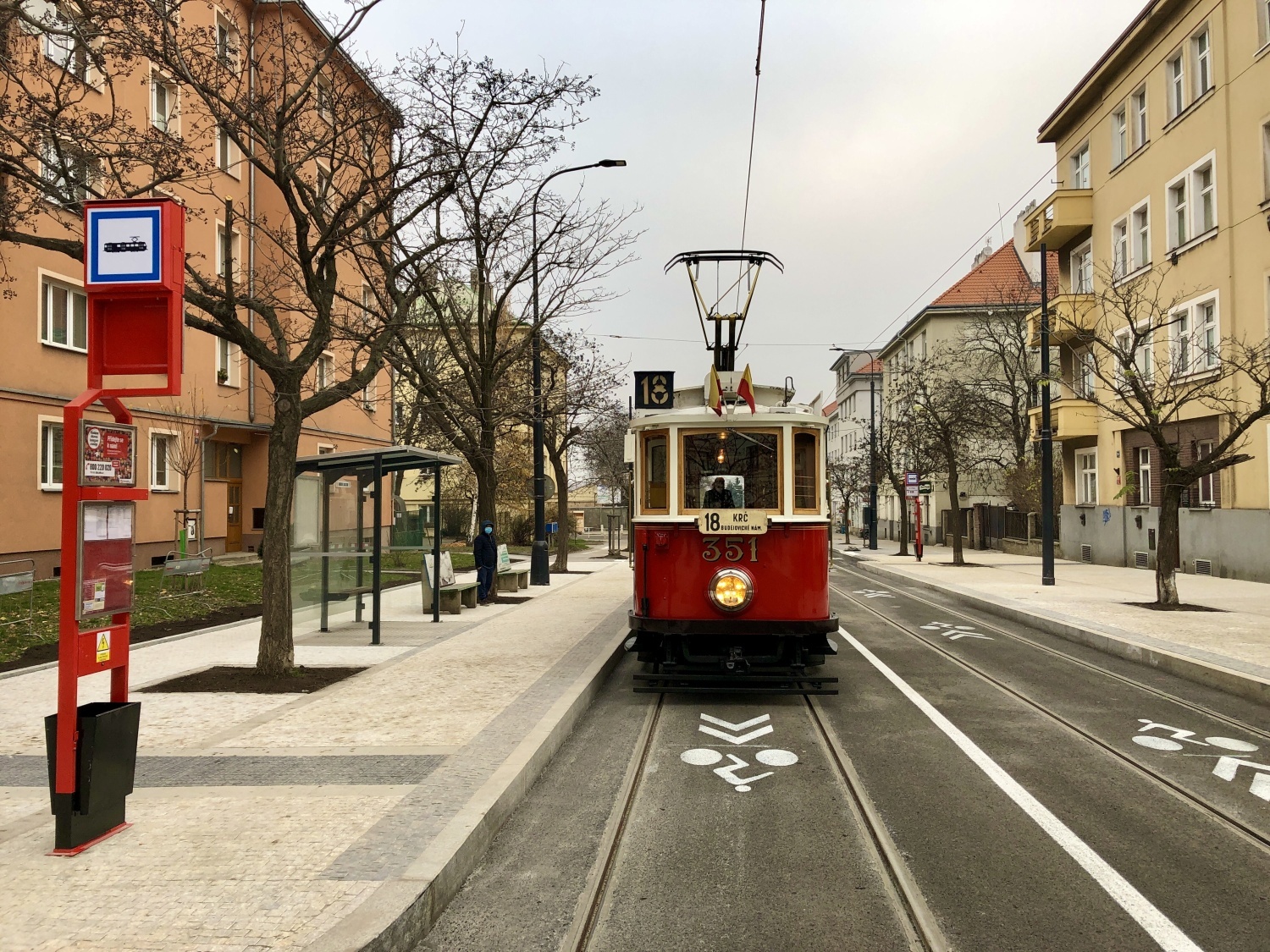 Historická tramvaj v ulicích Prahy. Pramen: Archiv DPP