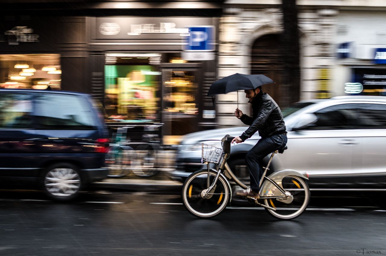 Obyvatel Paříže na kole. Foto: Tiomax80 / Flickr.com