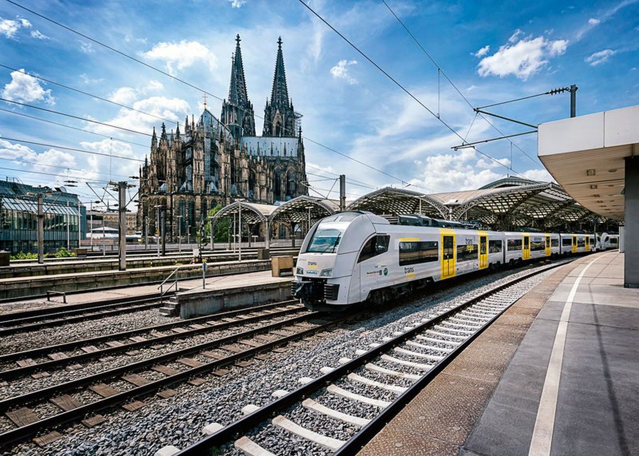 Siemens Desiro ML společnosti transregio Deutsche Regionalbahn. Foto: ŃVR.de
