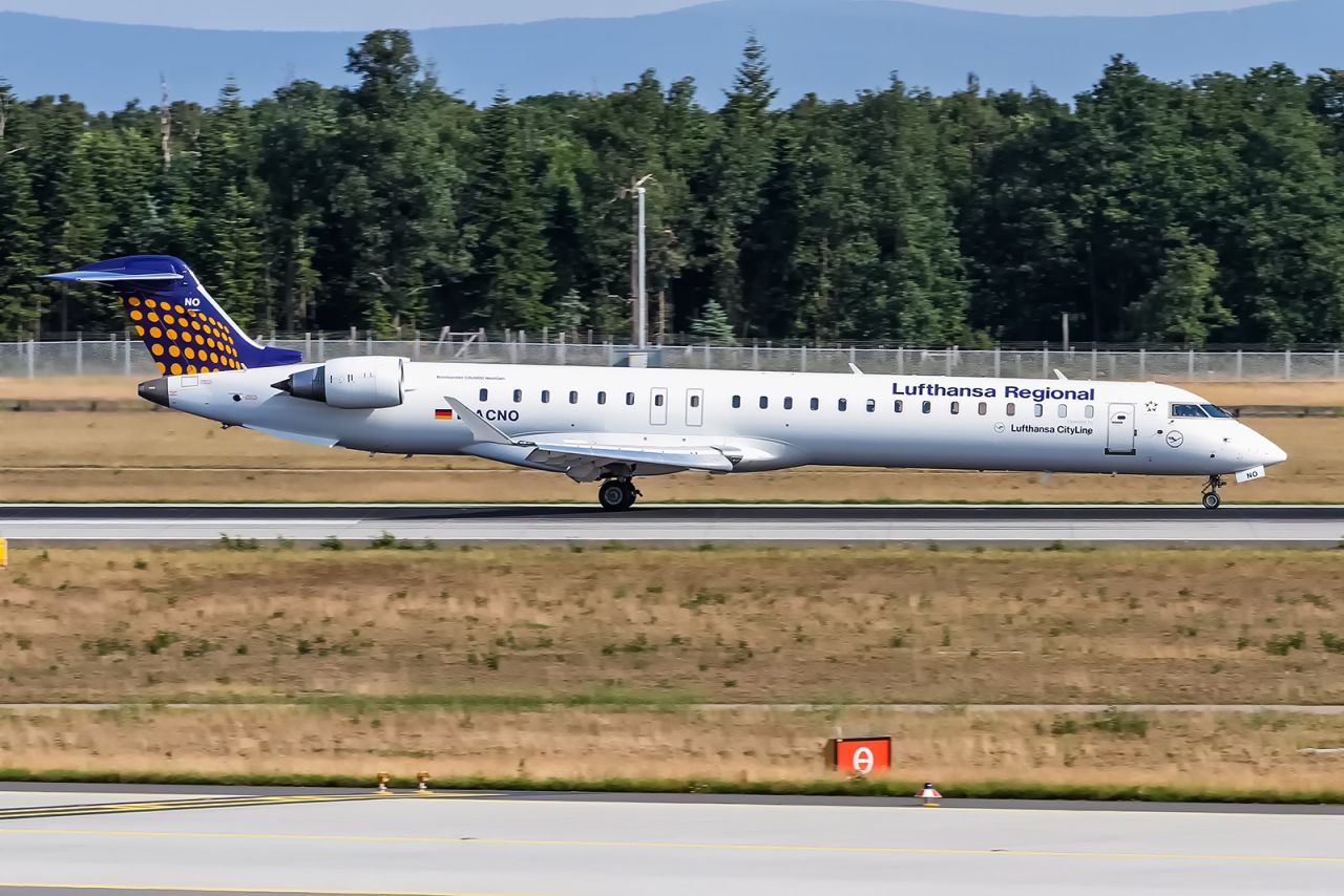 Canadair Regional Jet CRJ-900LR. Foto: Oliver Holzbauer