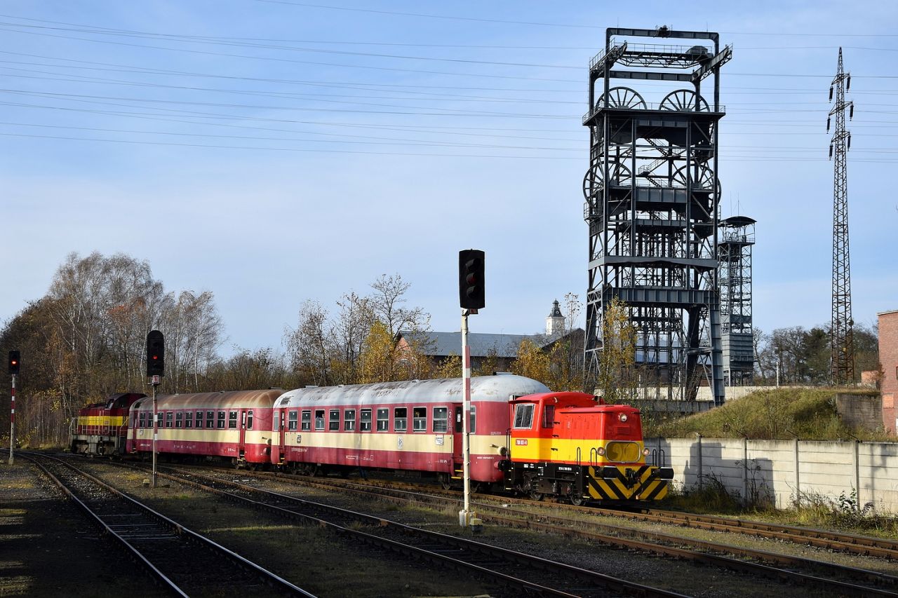 Báňské spěšné vlaky v Ostravsko-karvinském revíru. Foto: Jan Šantrůček