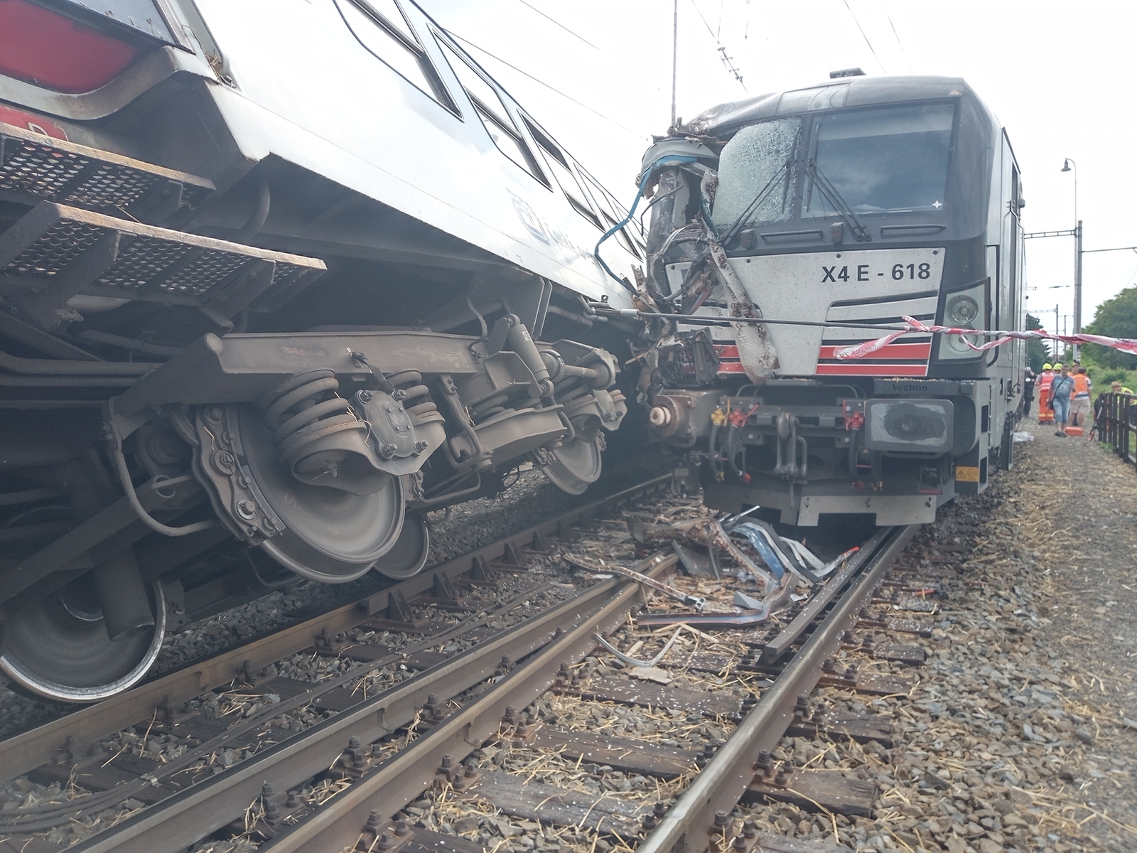 Srážka lokomotivního a osobního vlaků v Němčicích nad Hanou. Foto: Drážní inspekce