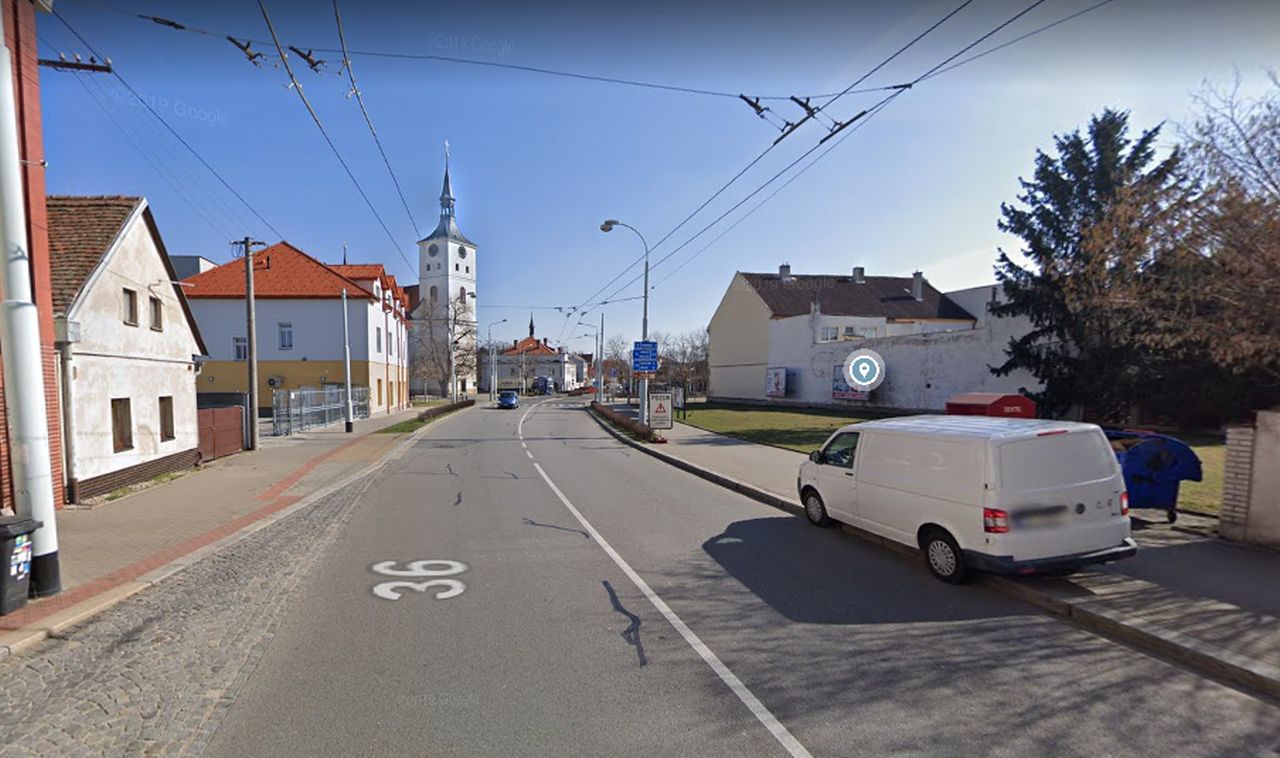 Šípkova ulice v Lázních Bohdaneč. Foto: Google Street View