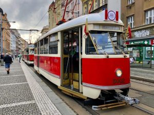 Průvod tramvají ke 130. výročí první jízdy v Praze. Foto: Daniel Šabík / DPP