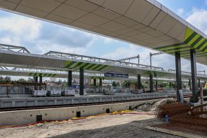 Stavba terminálu Zahradní Město (konec července 2021). Pramen: Správa železnic