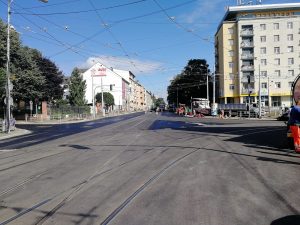 Křižovatka u Semilassa, Brno. Pramen: DPMB