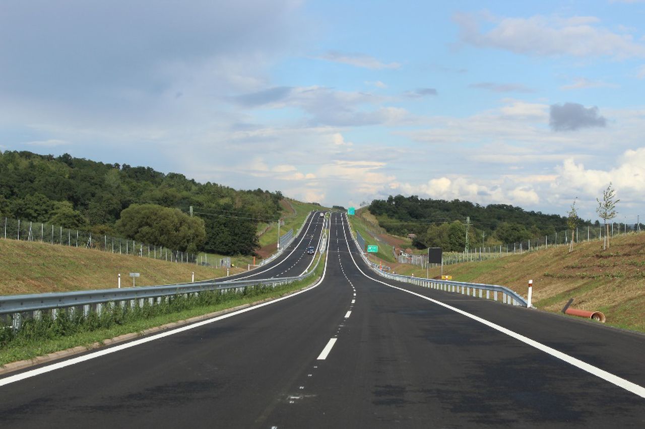 Nová dálnice D6 u Lubence. Foto: ŘSD