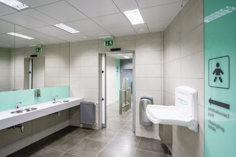 Modernizované toalety ve vestibulu stanice Můstek na lince metra A. Foto: Petr Hejna / DPP