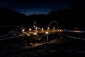Betonování mostu na křižovatce Rádelský Mlýn. Foto: Valbek