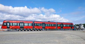 Přeprava tramvaje do Tampere. Foto: Škoda Transtech