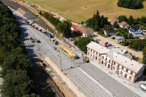 Modernizovaná trať Brno - Střelice, stav v září 2021. Foto: Skanska