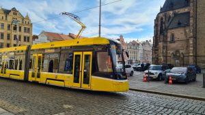 Tramvaj Škoda ForCity Smart 40T v ulicích Plzně. Pramen: Škoda Transportation