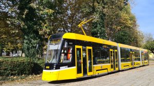 Tramvaj Škoda ForCity Smart 40T v ulicích Plzně. Pramen: Škoda Transportation