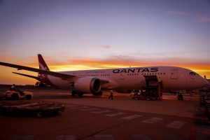 Boeing 787-9 v Darwinu po přistání. Foto: Qantas