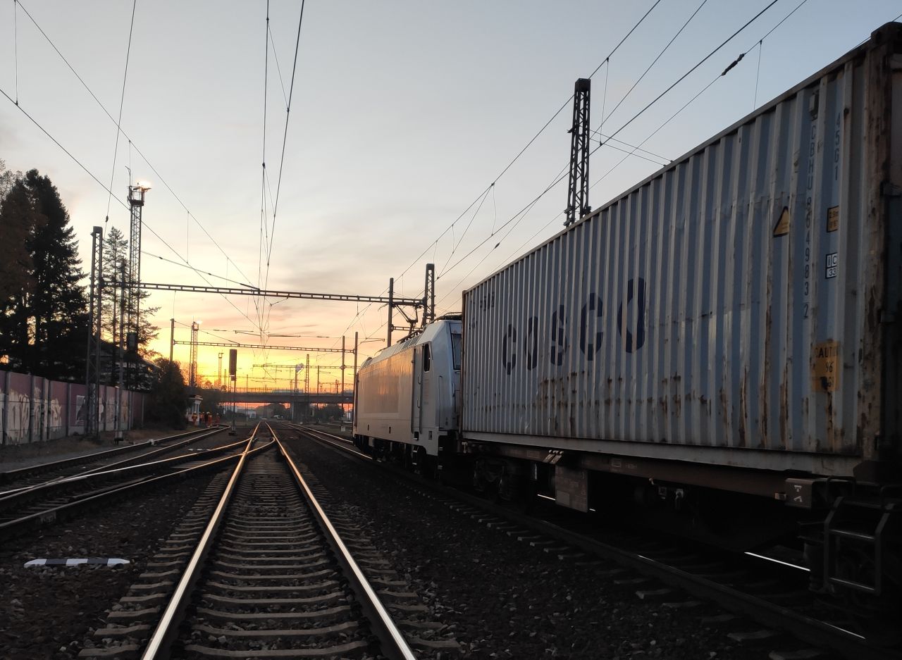 Vykolejení nákladního vlaku v Praze-Běchovicích. Foto: Drážní inspekce