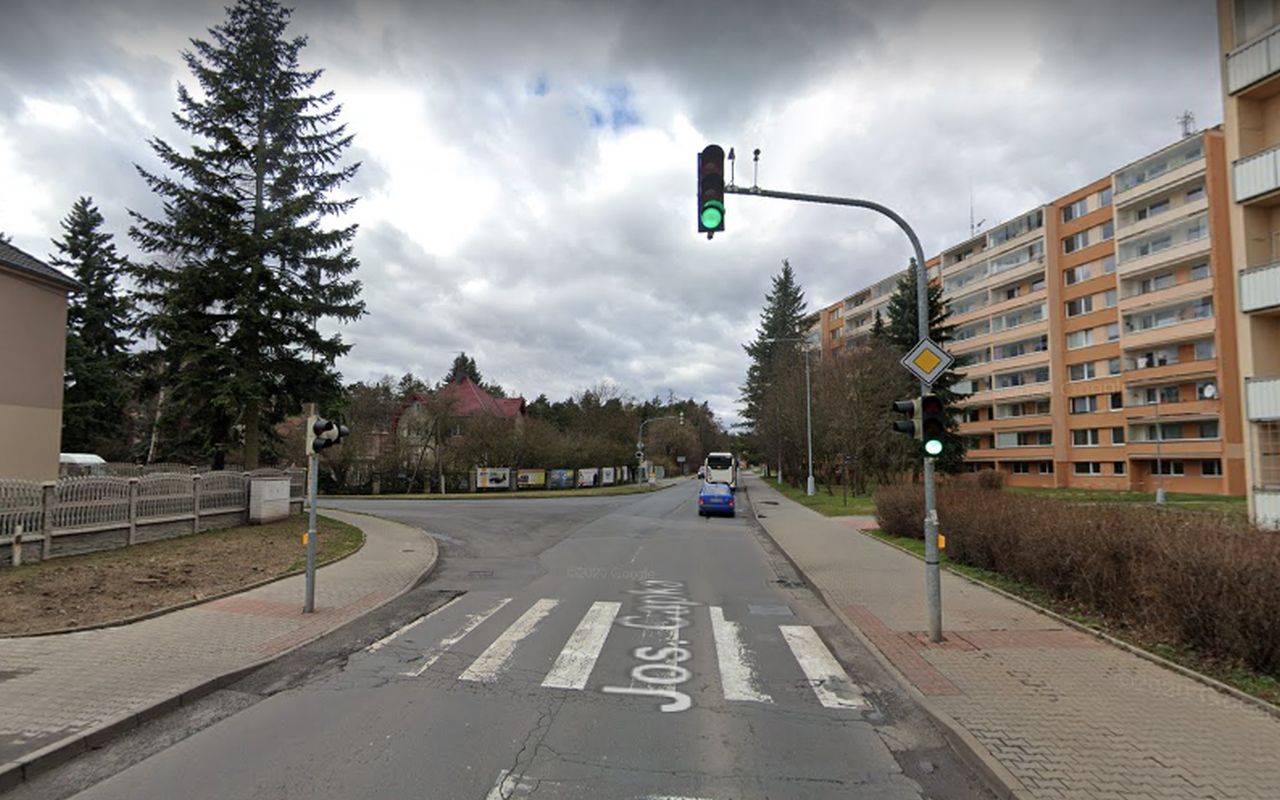 Křižovatka ulic Josefa Čapka a Železničářů v Kladně. Foto: Google Street View