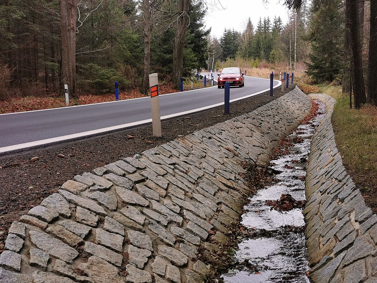 Opravená silnice II/191 z Rožmitálu pod Třemšínem na hranice s Plzeňským kraje. Foto: KSÚSSK