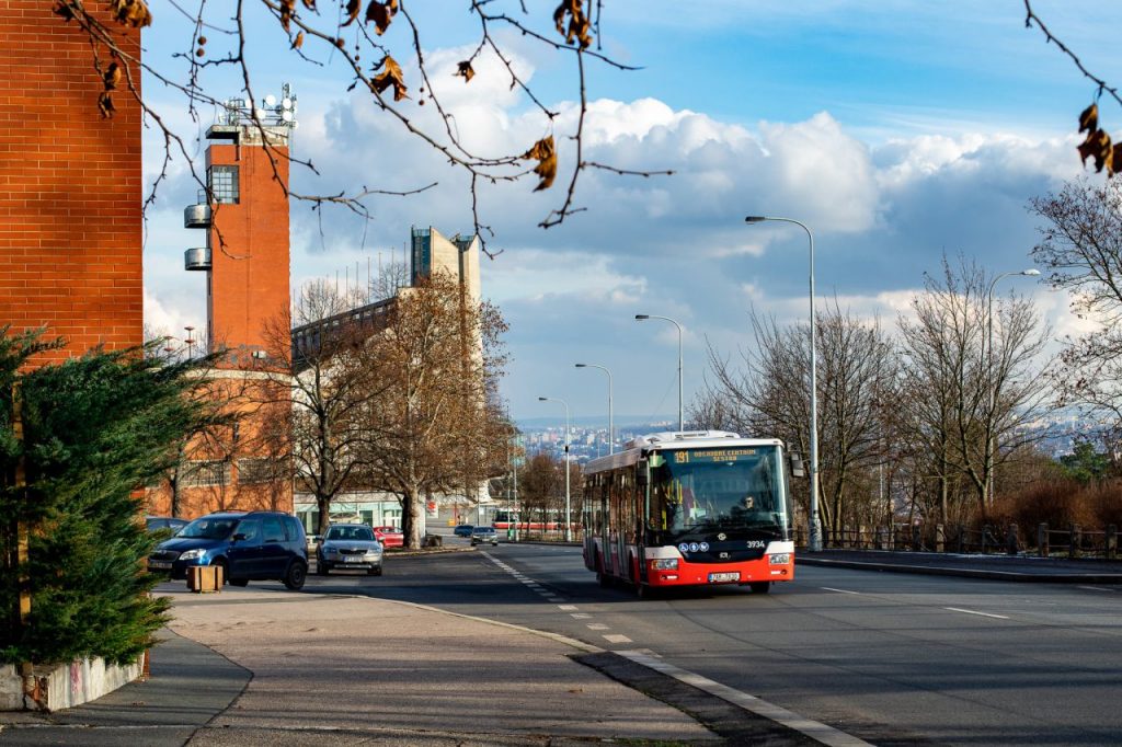 Autobus u strahovského stadionu. Foto: PID