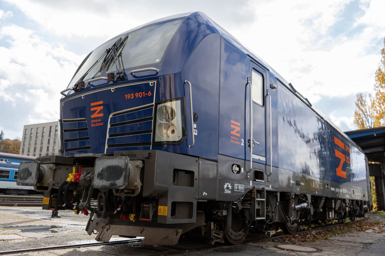 Lokomotiva Siemens Vectron v barvách Správy železnic. Foto: Twitter Jiřího Svobody