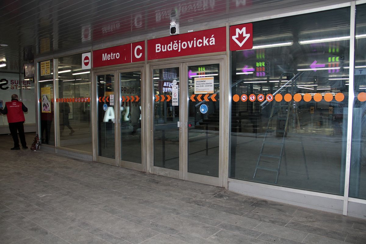 Metro Budějovická, jižní vstup/výstup. Pramen: Praha 4
