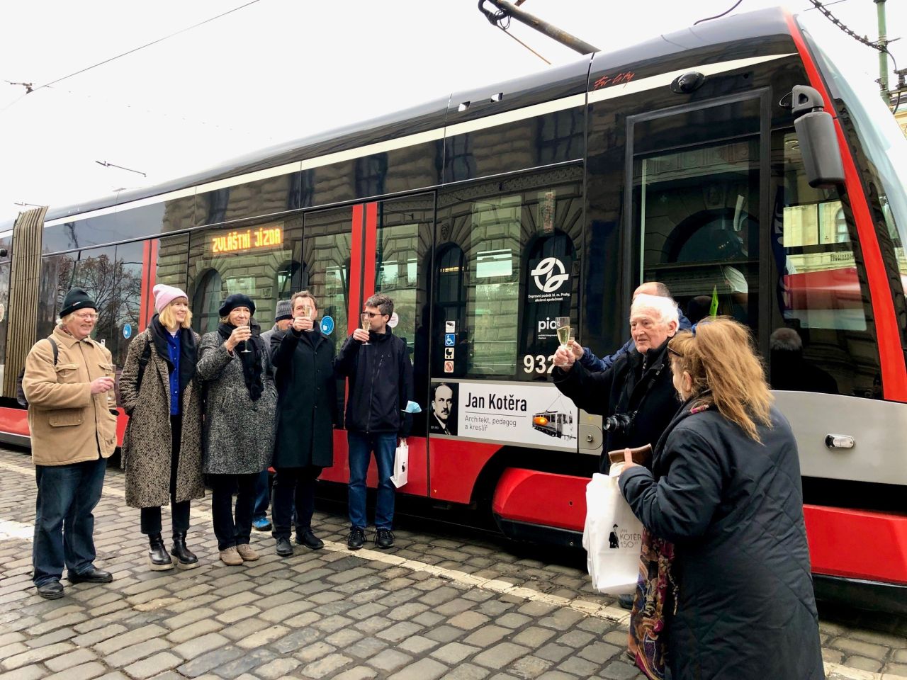 Křest tramvaje 15T pojmenované po Janu Kotěrovi. Foto: Daniel Šabík / DPP