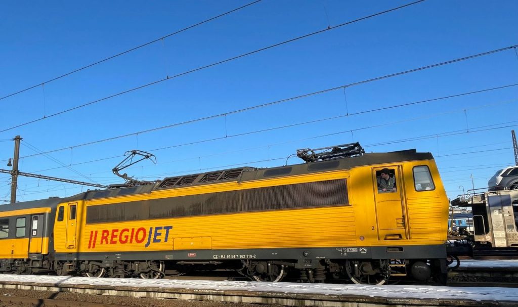RegioJet musel po týdnu provozu zrušit první vlaky na R23, cestující si ...