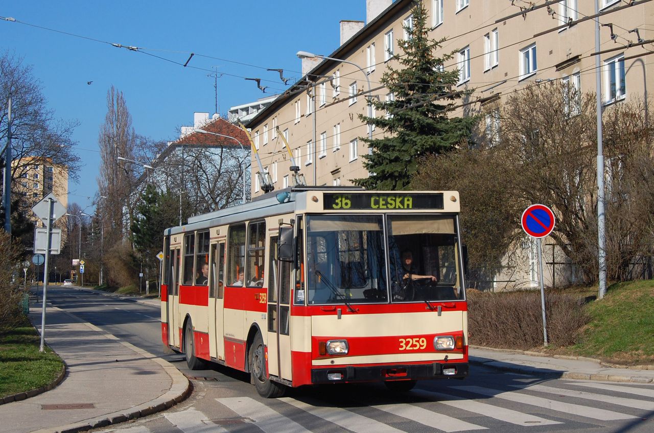 Trolejbus 14 Tr. Foto. DPMB