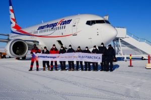Boeing 737 MAX 8 společnosti Smartwings na Antarktidě. Foto:  Sven Lidström / Norske Polar Institute
