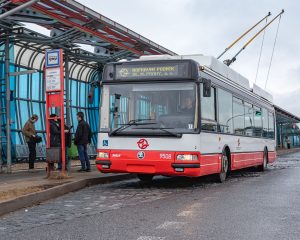 Jediný pražský trolejbus využívá naftový agregát. Pramen: ROPID