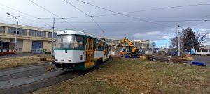 Liberecká tramvaj typu Pragoimex T3R.PLF - dříve sloužila v Praze. Teď čeká na opravy v Martinově. Foto: Jan Meichsner / Zdopravy.cz