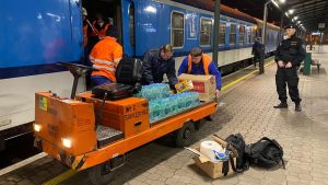 Příprava odjezdu humanitárního vlaku na polsko-ukrajinskou hranici. Foto: ČD
