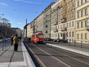 Tramvaj v Opletalově ulici v Praze. Pramen: Adam Scheinherr