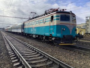 Vlak na Ukrajinu při odjezdu z Prahy (ještě jen se čtyřmi vozy). Foto: Železnice pomáhá