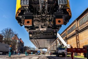 Převoz nových jednotek pro Lotyšsko z Ostravy do Plzně. Pramen: Škoda Transportation