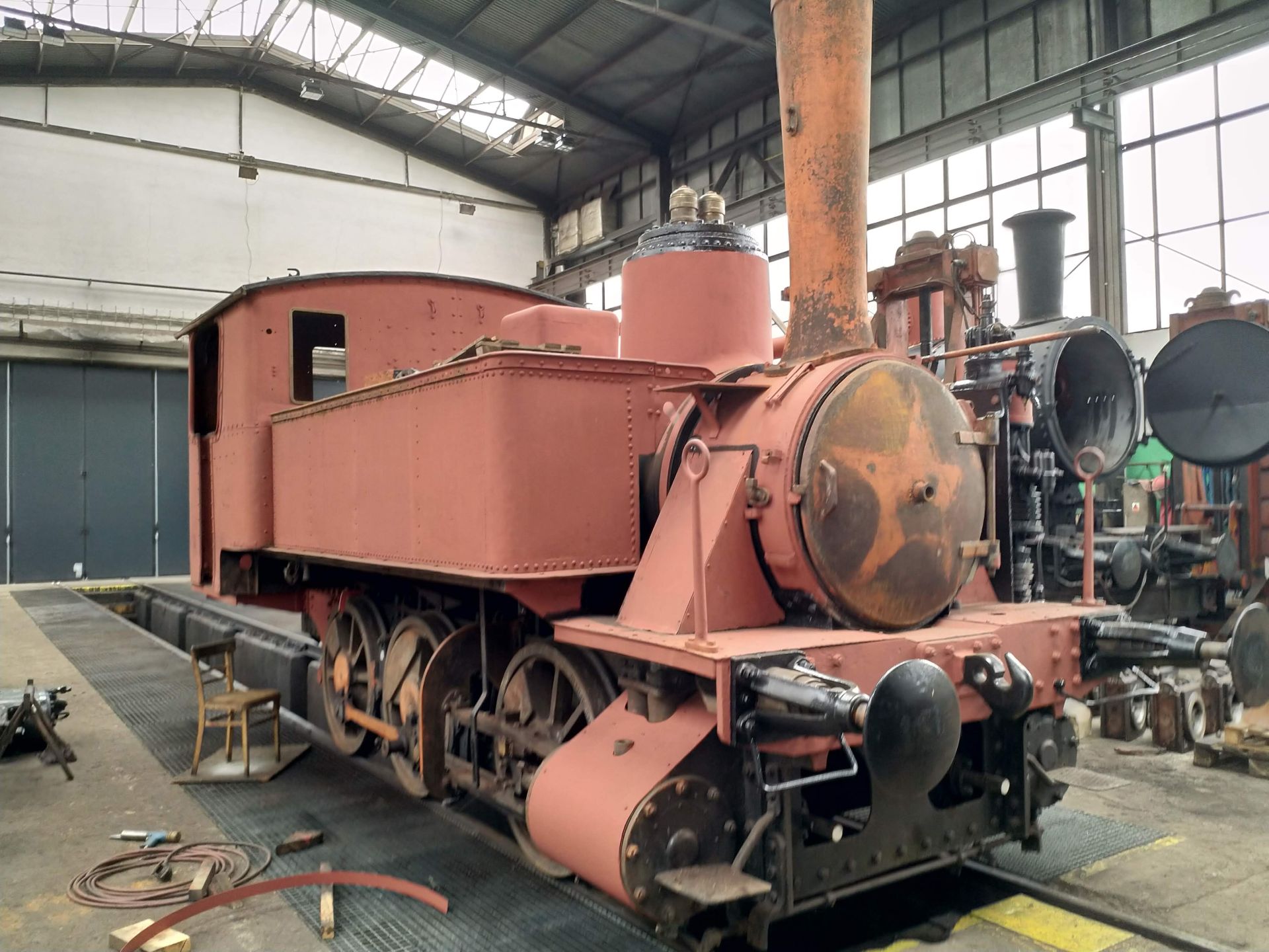 Parní lokomotiva v renovaci, ilustrační foto. Pramen: MDČR