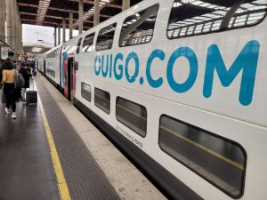 Ouigo na trať Madrid - Barcelona nasazuje dvoupatrovou jednotku TGV Euroduplex (Alstom Avelia Euroduplex). Foto: Aleš Petrovský