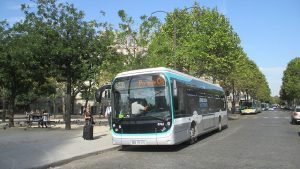Bollore Bluebus v Paříži. Foto: Momo RATP / Wikipedia Commons