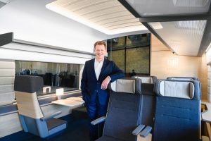 Šéf DB Richard Lutz představuje nový design ICE, 1. třída. Pramen: Deutsche Bahn