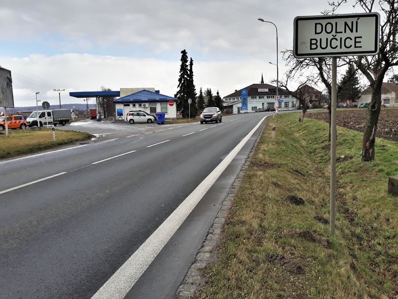 Silnice I/17 v Dolní Bučici. Foto: ŘSD
