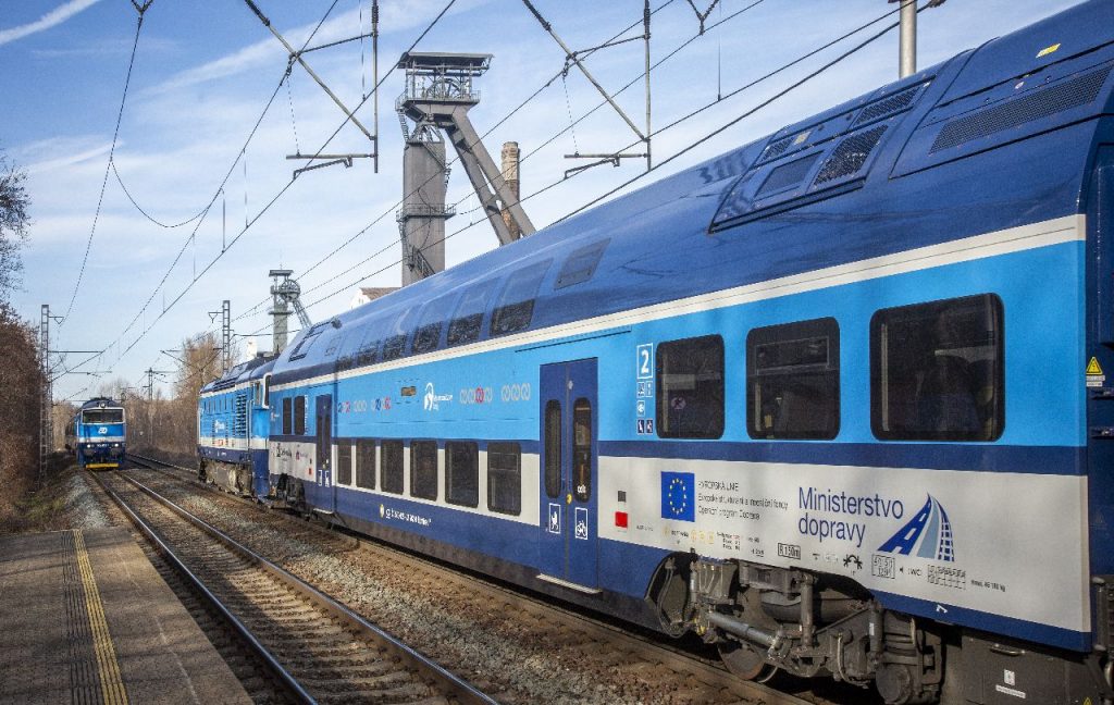 Souprava push-pull na trati Ostrava - Frýdek-Místek. Foto: Michal Málek / České dráhy