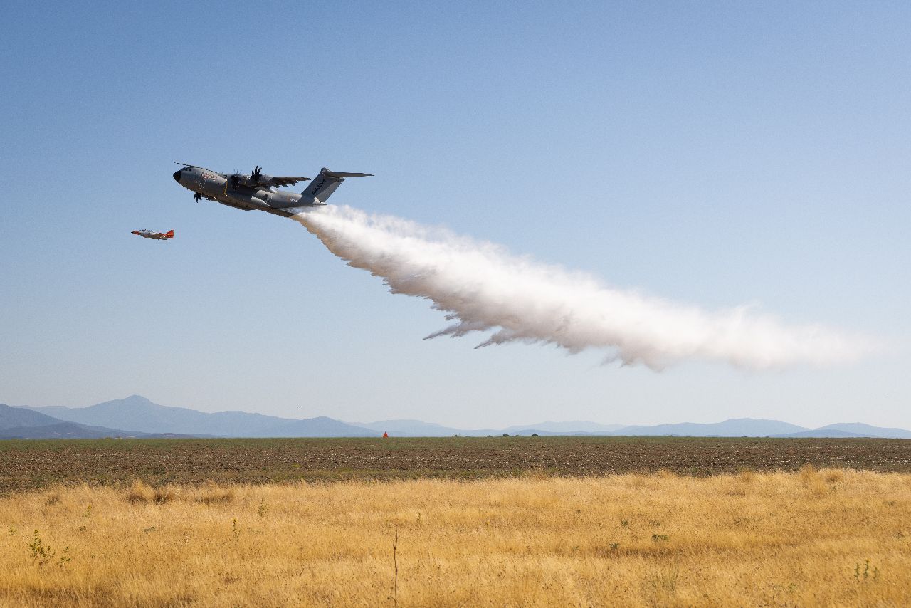 A400M s výbavou pro hašení požárů. Foto: Airbus