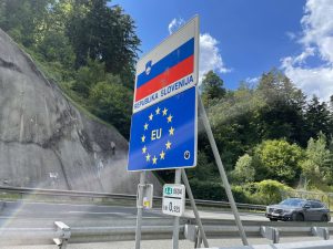 Hranice schengenského prostoru (Chorvatsko/Slovinsko) na dálnici Záhřeb - Maribor. Autor: Zdopravy.cz/Jan Šindelář