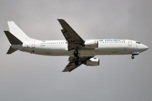 Boeing 737-400 společnosti UR Airlines. Autor: Anna Zvereva from Tallinn, Estonia, https://commons.wikimedia.org/w/index.php?curid=87378108