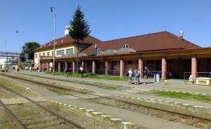 Železniční stanice v Humenném. Foto: Vojtěch Dočkal / Wikimedia Commons